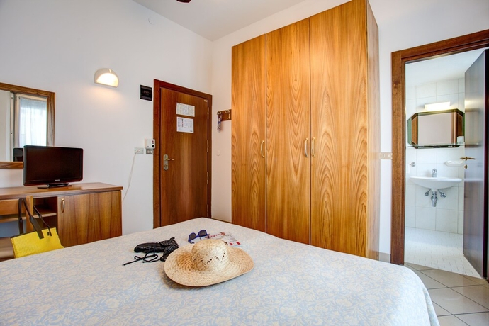 Imagen de la habitación del Hotel Lungomare, Pinarella di Cervia. Foto 11