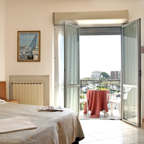 Imagen de los interiores del Hotel Lungomare, Pinarella di Cervia. Foto 17