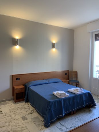 Imagen de la habitación del Hotel Lungomare, Reggio di Calabria. Foto 7