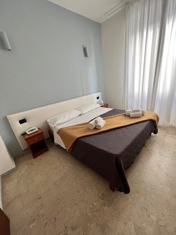 Imagen de la habitación del Hotel Lungomare, Reggio di Calabria. Foto 11