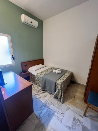 Imagen de la habitación del Hotel Lungomare, Reggio di Calabria. Foto 18