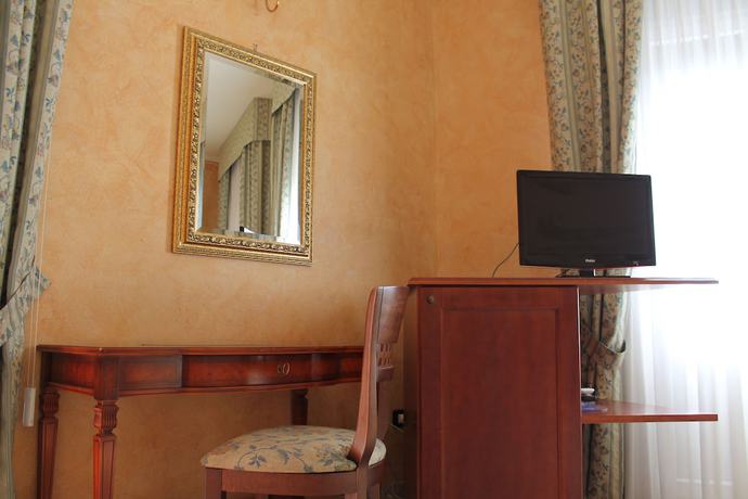 Imagen de la habitación del Hotel Lungomare, Reggio di Calabria. Foto 20