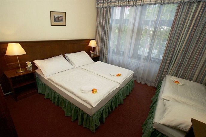 Imagen de la habitación del Hotel Lunik. Foto 4