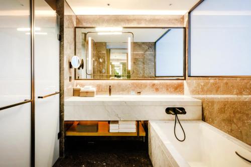 Imagen de la habitación del Hotel Luoyang Marriott. Foto 20
