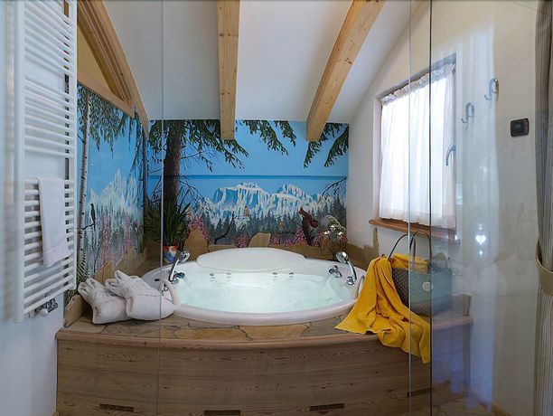 Imagen de la piscina del Hotel Lupo Bianco Wellness and Walking. Foto 18