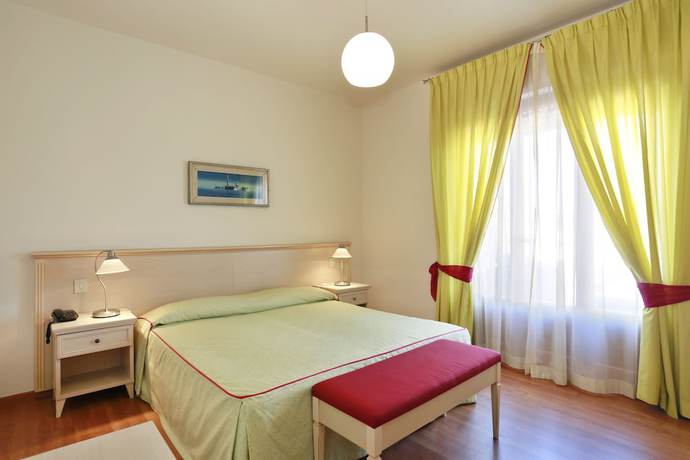 Imagen de la habitación del Hotel Lupori. Foto 8