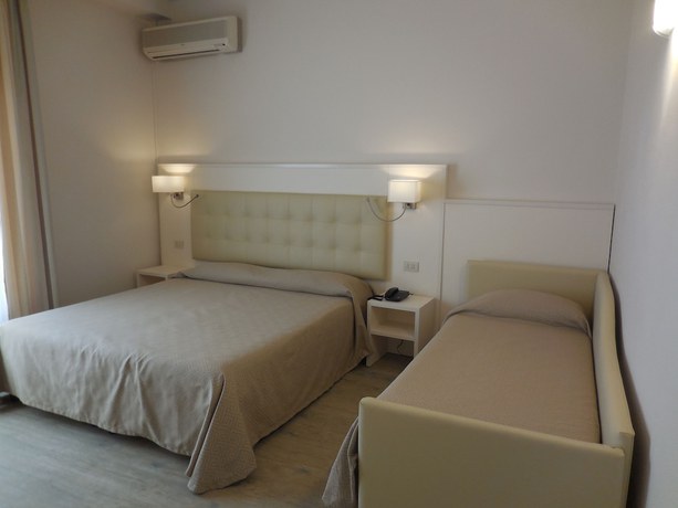 Imagen de la habitación del Hotel Lupori. Foto 9