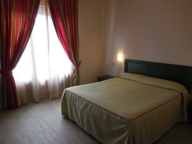 Imagen de la habitación del Hotel Lupori. Foto 10
