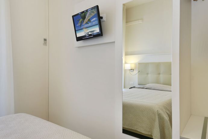 Imagen de la habitación del Hotel Lupori. Foto 11