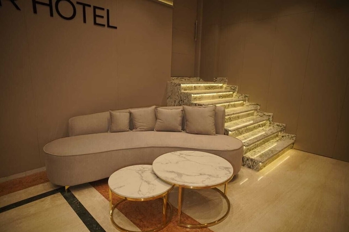 Imagen de los interiores del Hotel Lush Premier. Foto 16