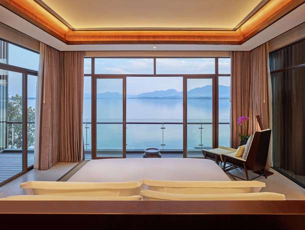 Imagen de los interiores del Hotel Lushan West Sea Resort, Curio Collection by Hilton. Foto 17