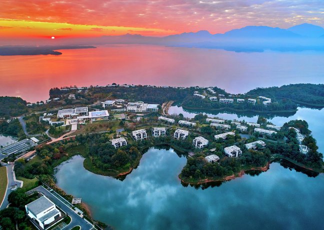 Imagen general del Hotel Lushan West Sea Resort, Curio Collection by Hilton. Foto 1