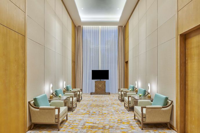 Imagen de los interiores del Hotel Lushan West Sea Resort, Curio Collection by Hilton. Foto 18