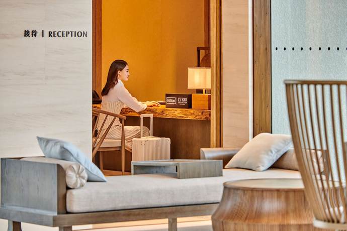 Imagen de los interiores del Hotel Lushan West Sea Resort, Curio Collection by Hilton. Foto 19