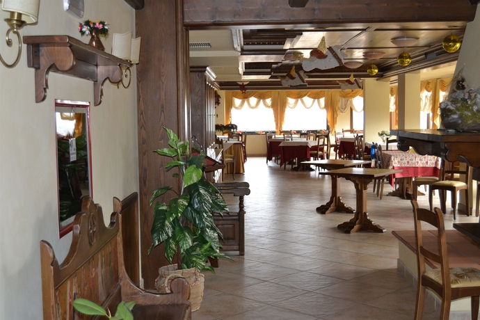 Imagen de los interiores del Hotel Lusi. Foto 8