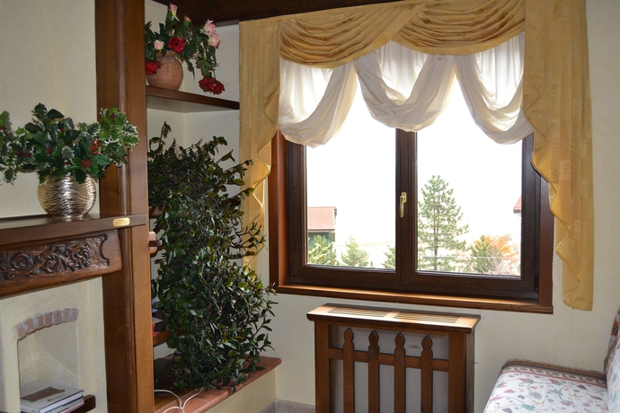 Imagen de los interiores del Hotel Lusi. Foto 10