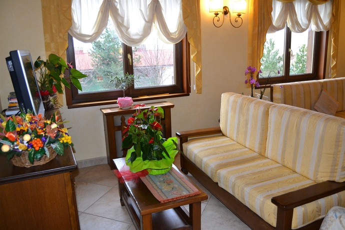 Imagen de los interiores del Hotel Lusi. Foto 11