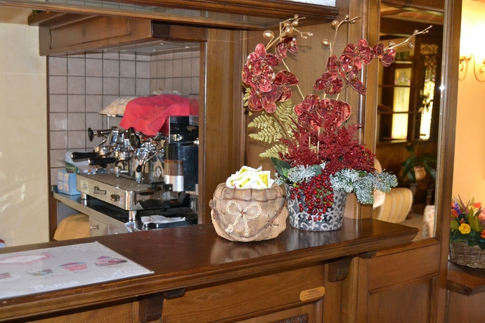 Imagen de los interiores del Hotel Lusi. Foto 12