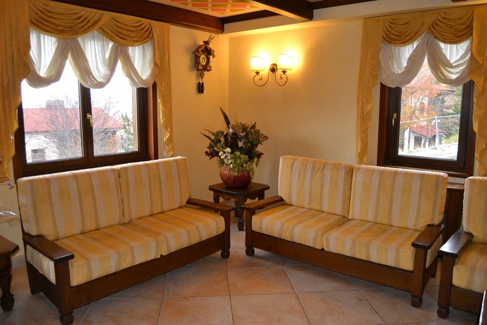 Imagen de los interiores del Hotel Lusi. Foto 13