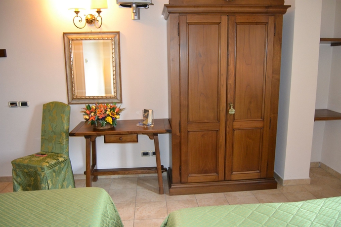 Imagen de la habitación del Hotel Lusi. Foto 7