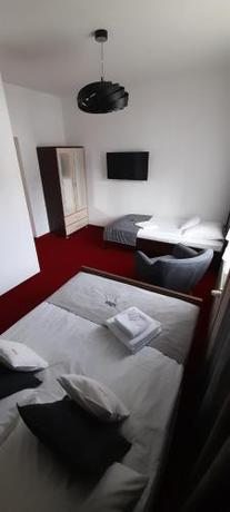 Imagen de la habitación del Hotel Lusia. Foto 20