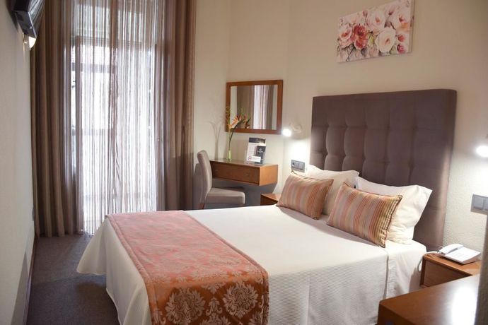 Imagen de la habitación del Hotel Lusitana. Foto 9