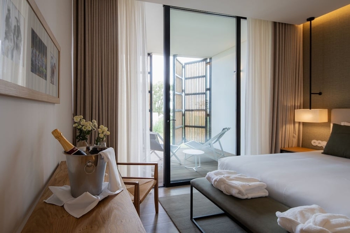 Imagen de la habitación del Hotel Lusitano Garden Villas. Foto 3