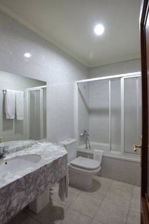 Imagen de la habitación del Hotel Lusitano, Lobios. Foto 6