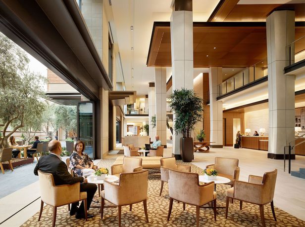 Imagen del bar/restaurante del Hotel Luskin. Foto 7