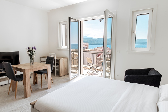 Imagen de la habitación del Hotel Lustica Bay. Foto 7