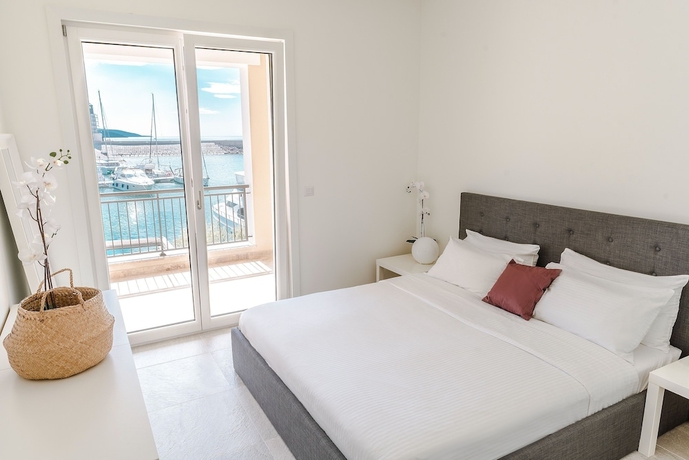 Imagen de la habitación del Hotel Lustica Bay. Foto 11