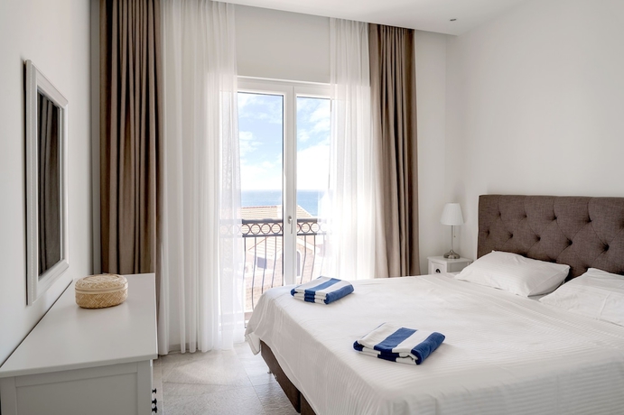 Imagen de la habitación del Hotel Lustica Bay. Foto 14