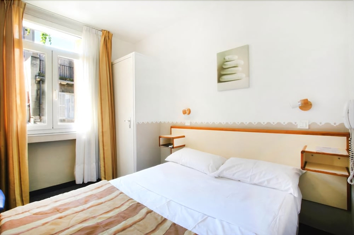 Imagen de la habitación del Hotel Lutetia, Marsella. Foto 3