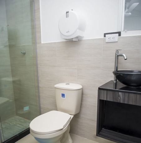 Imagen de la habitación del Hotel Luvana Suite. Foto 4