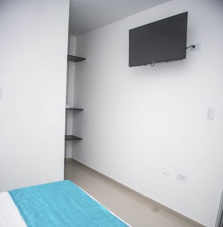 Imagen de la habitación del Hotel Luvana Suite. Foto 10
