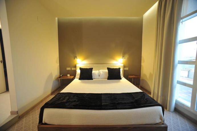 Imagen de la habitación del Hotel Luve. Foto 6