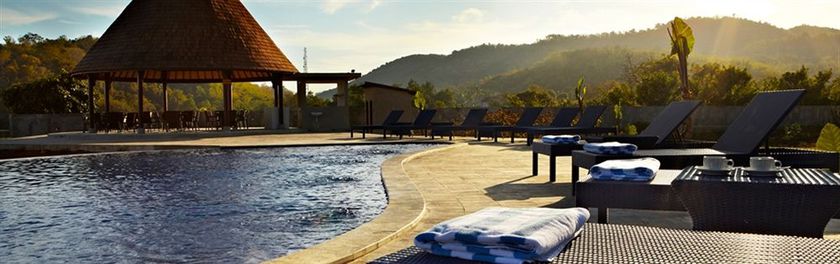 Imagen del bar/restaurante del Hotel Luwansa Beach Resort. Foto 3