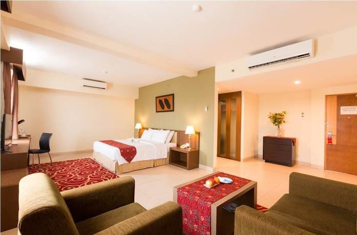 Imagen de la habitación del Hotel Luwansa Hotel. Foto 9
