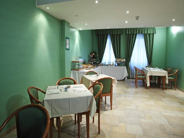 Imagen general del Hotel Lux, Alessandria. Foto 4