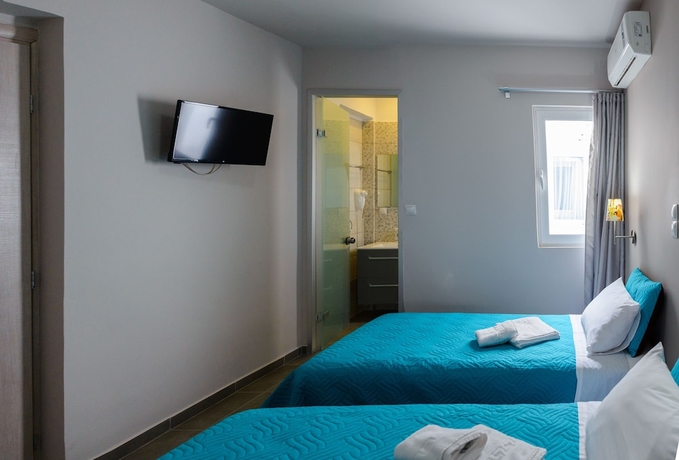 Imagen de la habitación del Hotel Lux, Atenas. Foto 6