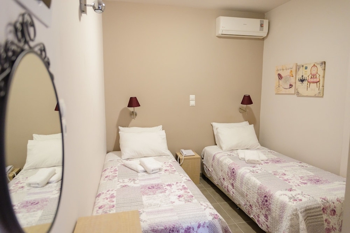 Imagen de la habitación del Hotel Lux, Atenas. Foto 11