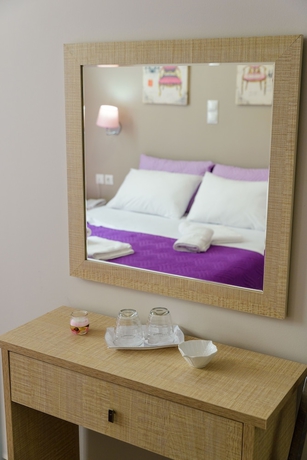 Imagen de la habitación del Hotel Lux, Atenas. Foto 13