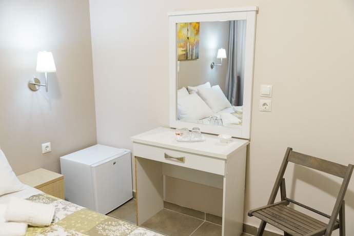 Imagen de la habitación del Hotel Lux, Atenas. Foto 17