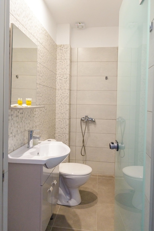 Imagen de la habitación del Hotel Lux, Atenas. Foto 18