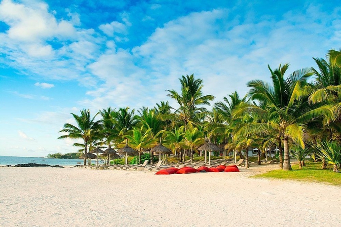 Imagen de los exteriores del Hotel Lux Belle Mare. Foto 7