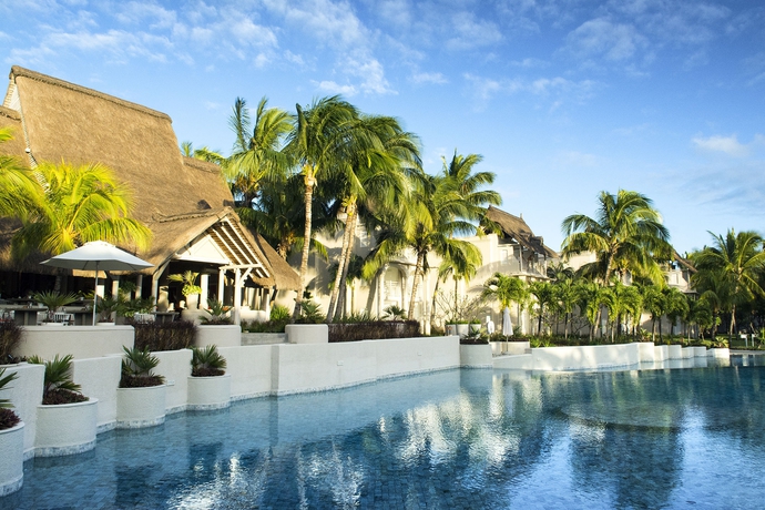 Imagen de la piscina del Hotel Lux Belle Mare. Foto 16