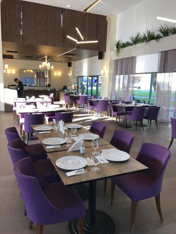 Imagen del bar/restaurante del Hotel Lux Divina. Foto 2
