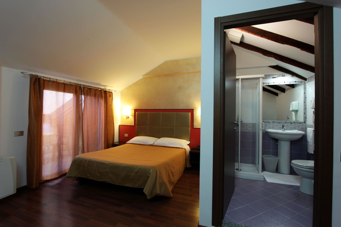 Imagen de la habitación del Hotel Lux Durante. Foto 17