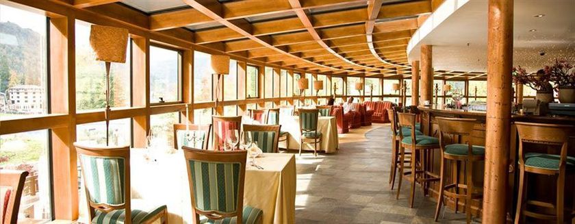 Imagen del bar/restaurante del Hotel Lux Garden. Foto 5