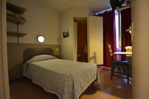 Imagen de la habitación del Hotel Lux, Grenoble. Foto 6